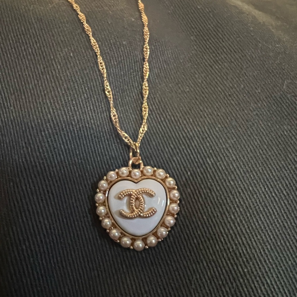 Zipper pull on chain 18” stamped